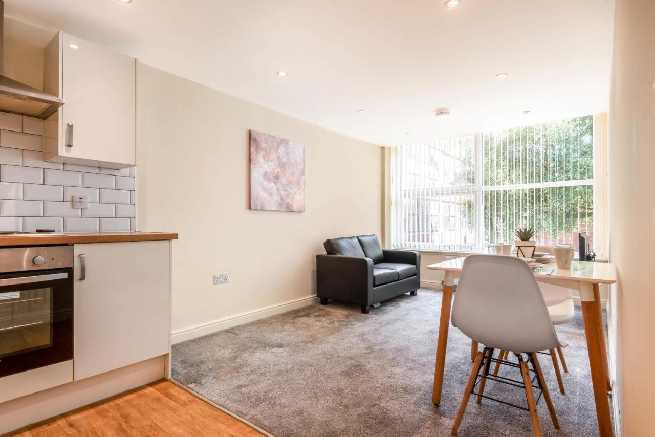 Bright 1 Bedroom Budget Flat In *