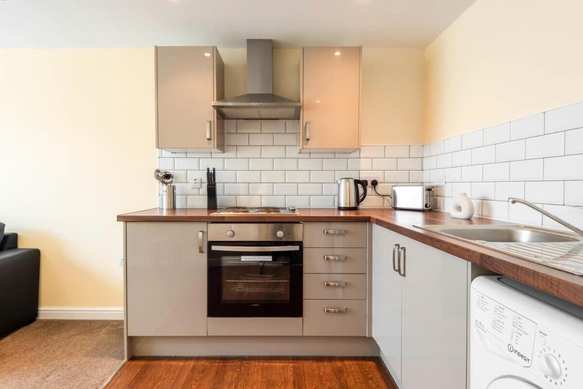 Apartment Bright 1 Bedroom Budget Flat In